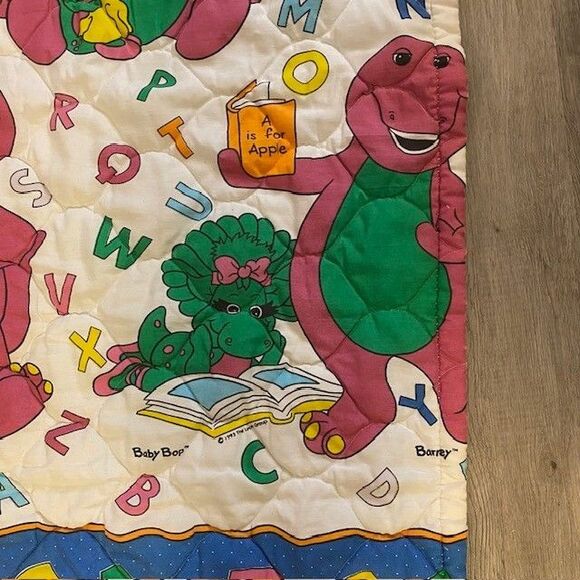 Vintage Barney ABC Blanket the Lyons Group 1993 USA Toddler Bed Crib Quilt - Picture 2 of 5